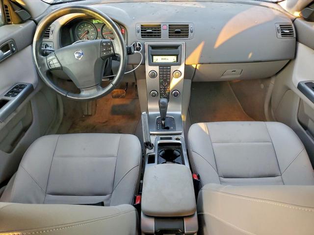 Volvo S40 2.4i Image 2