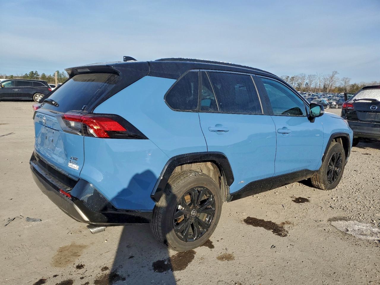 Toyota RAV4 Xse Image 3