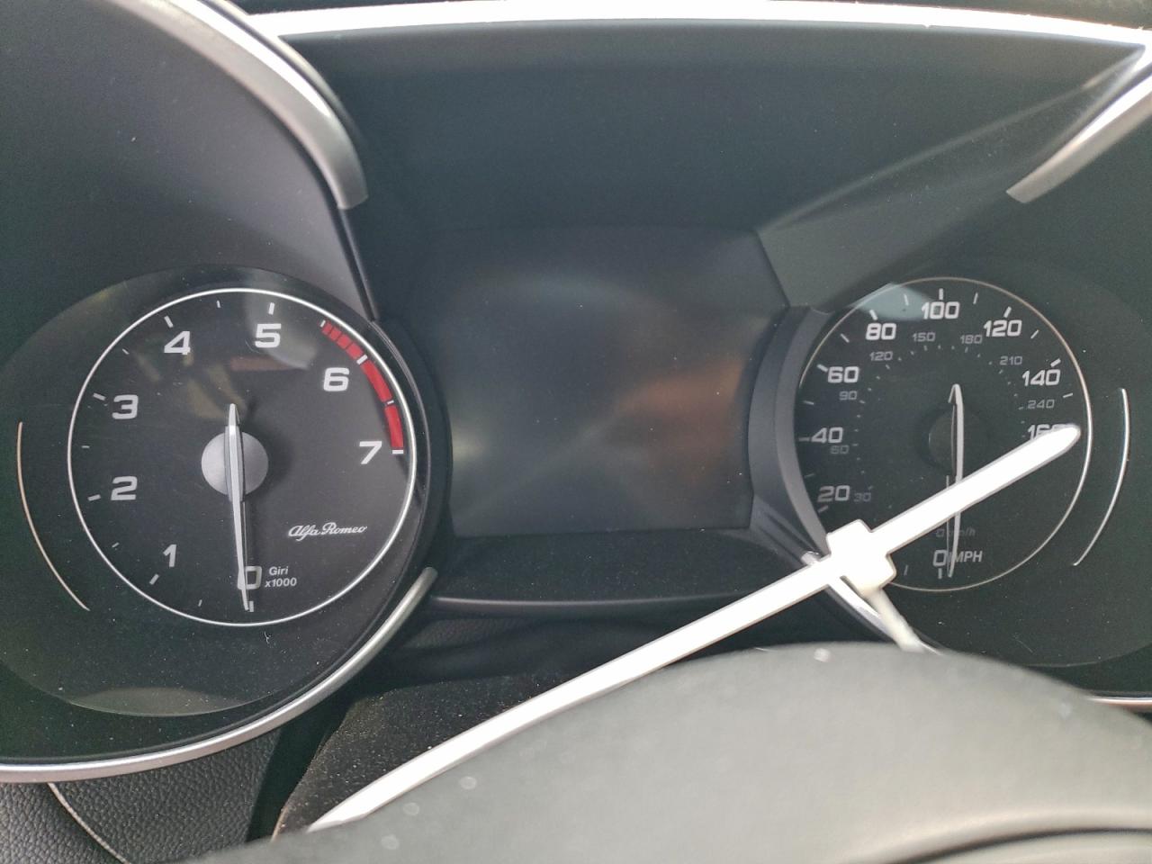 Alfa Romeo Giulia Image 8