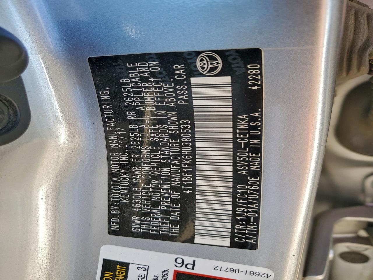 Toyota Camry Le Image 9