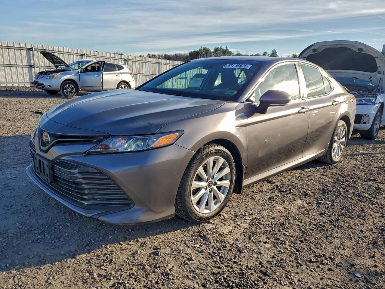 Toyota Camry Le Image 1