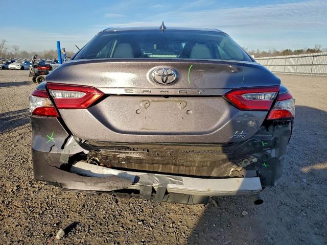 Toyota Camry Le Image 3