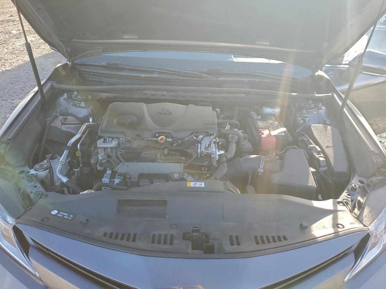 Toyota Camry Le Image 7