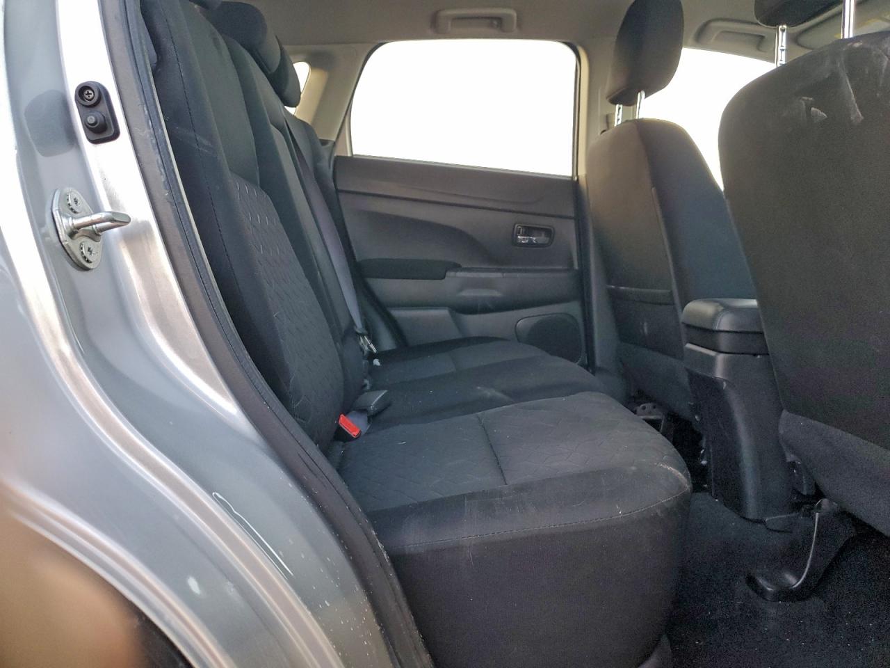 Mitsubishi Outlander Es Image 8