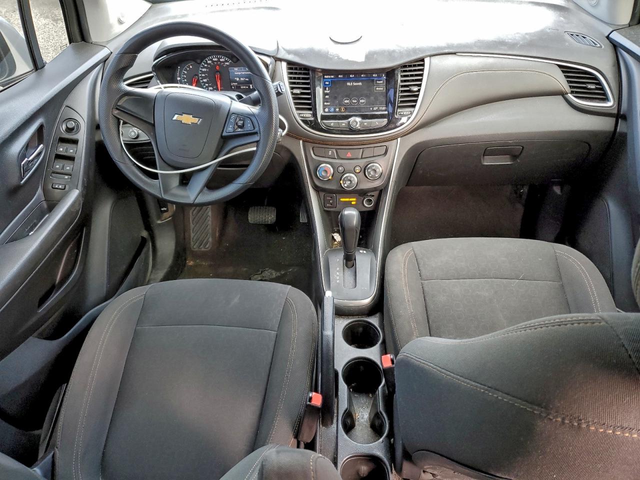 Chevrolet Trax Ls Image 2
