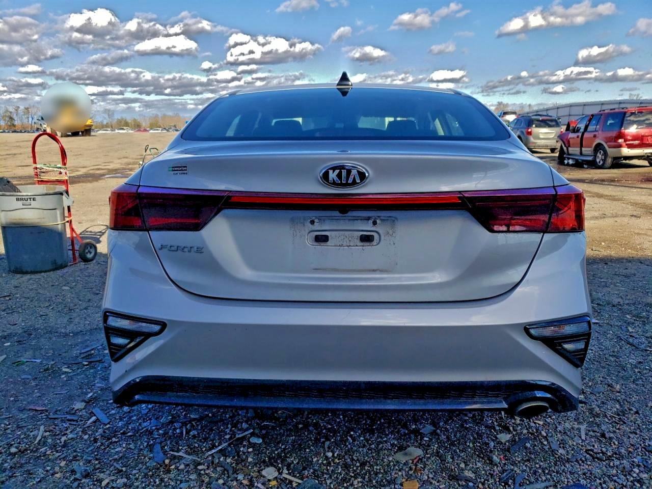 Kia Forte Fe Image 6