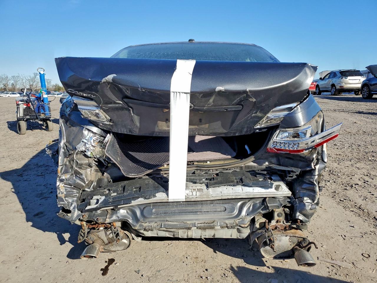 Toyota Camry Se Image 6