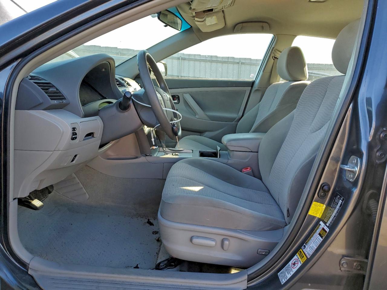 Toyota Camry Se Image 8