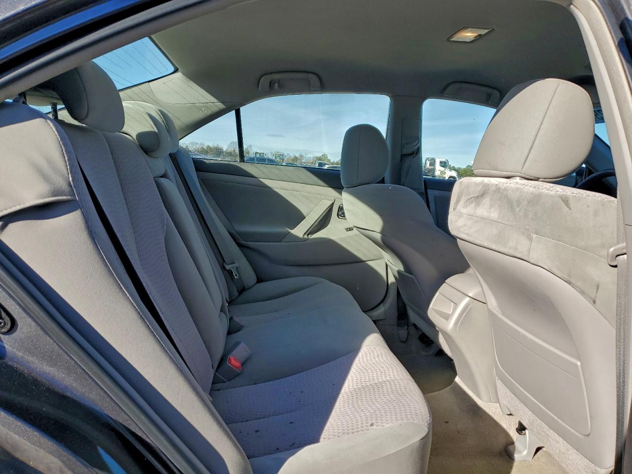 Toyota Camry Se Image 7