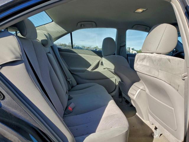 Toyota Camry Se Image 7