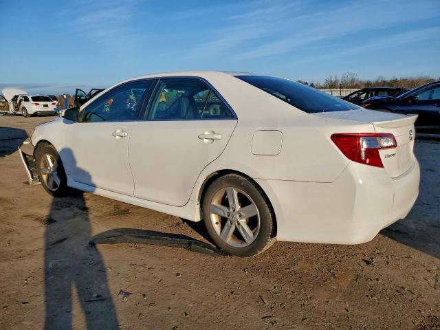 Toyota Camry L Image 10