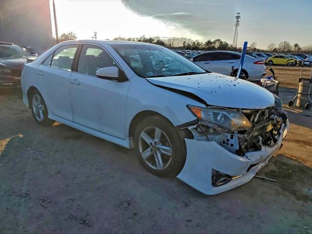 Toyota Camry L Image 5