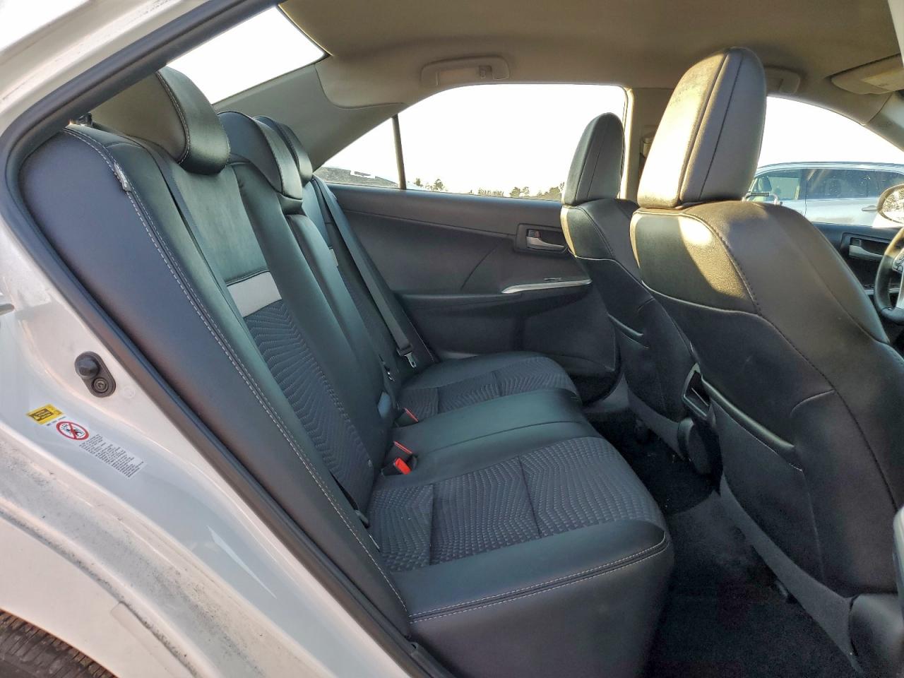 Toyota Camry L Image 12