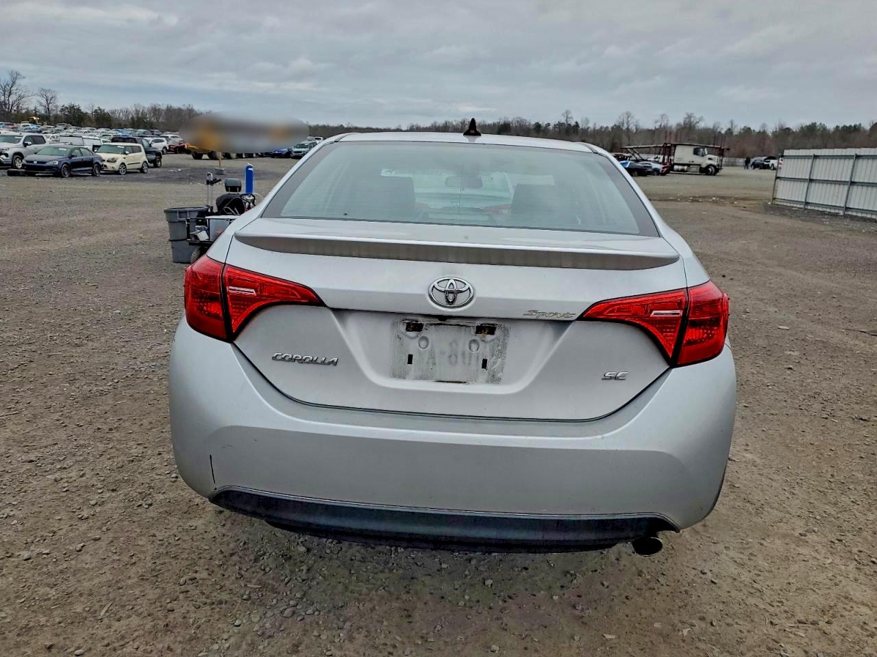 Toyota Corolla L Image 10