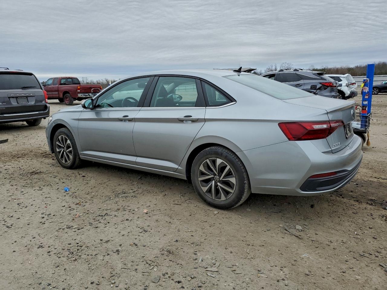 Volkswagen Jetta S Image 9