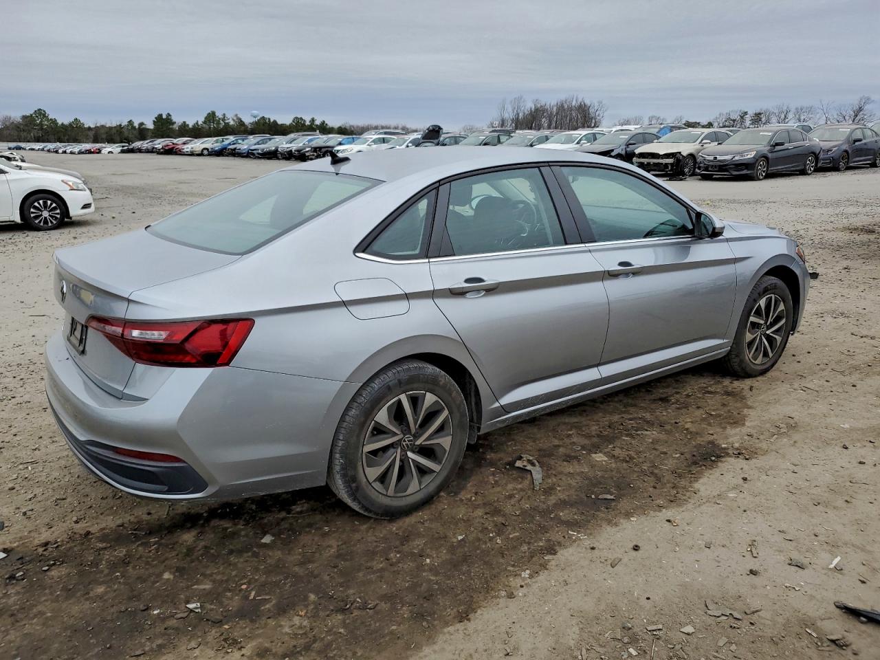 Volkswagen Jetta S Image 7