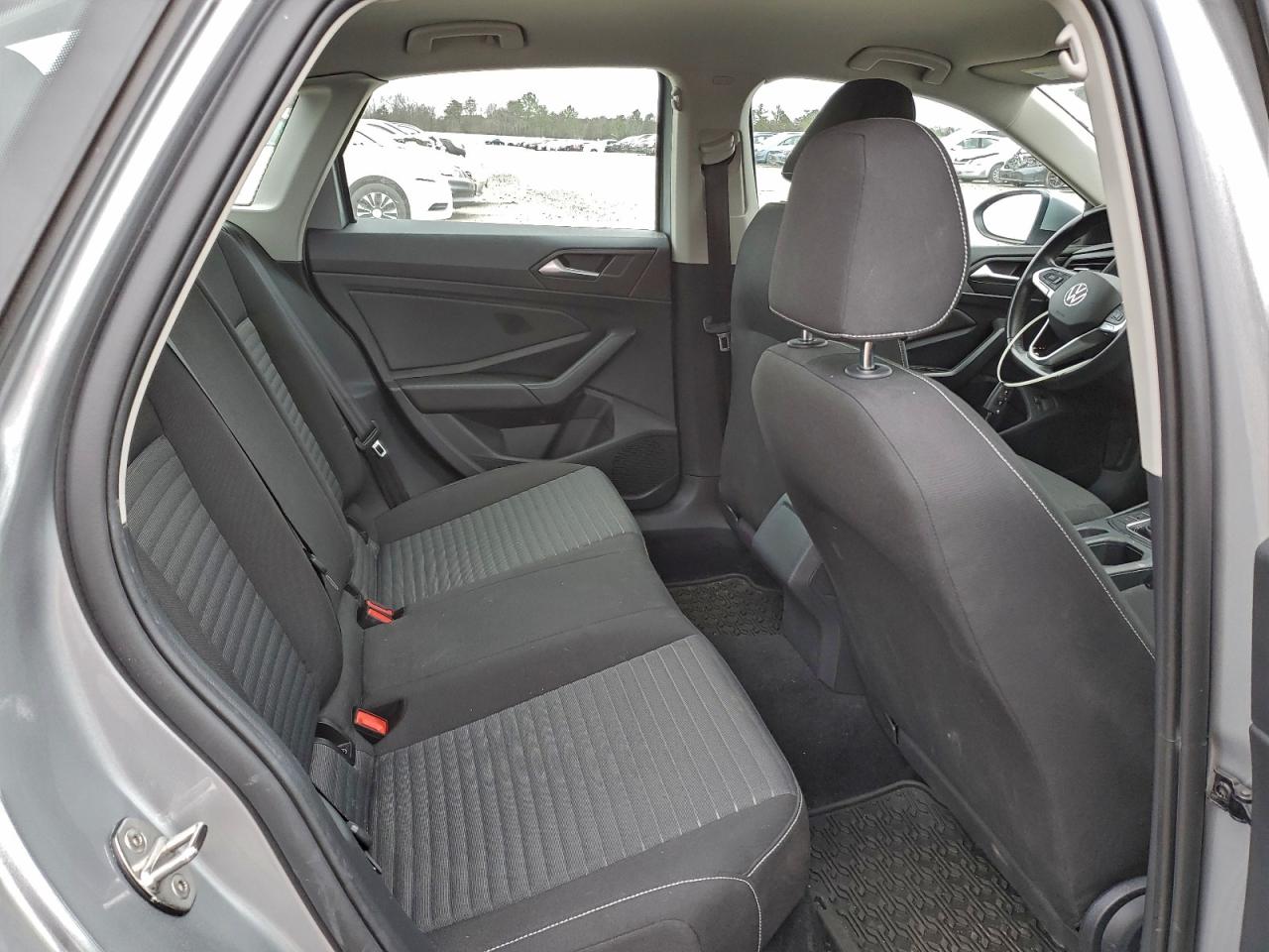 Volkswagen Jetta S Image 11