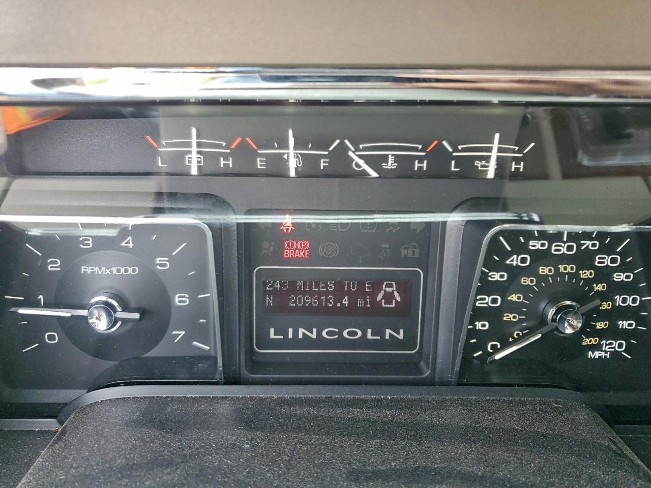 Lincoln Navigator L Image 12