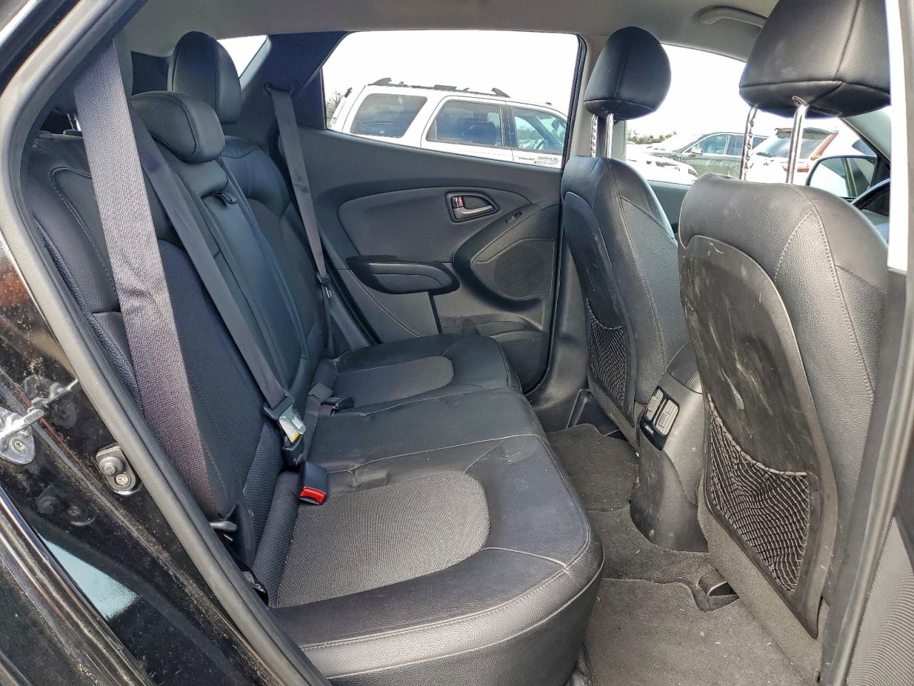 Hyundai TUCSON Gls Image 13