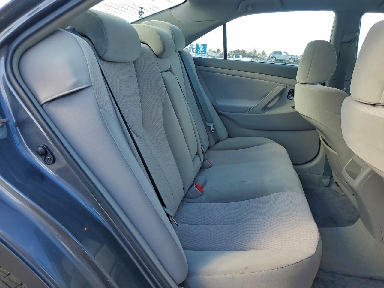 Toyota Camry Base Image 10