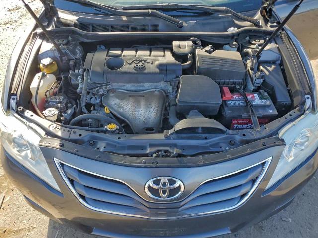 Toyota Camry Base Image 7