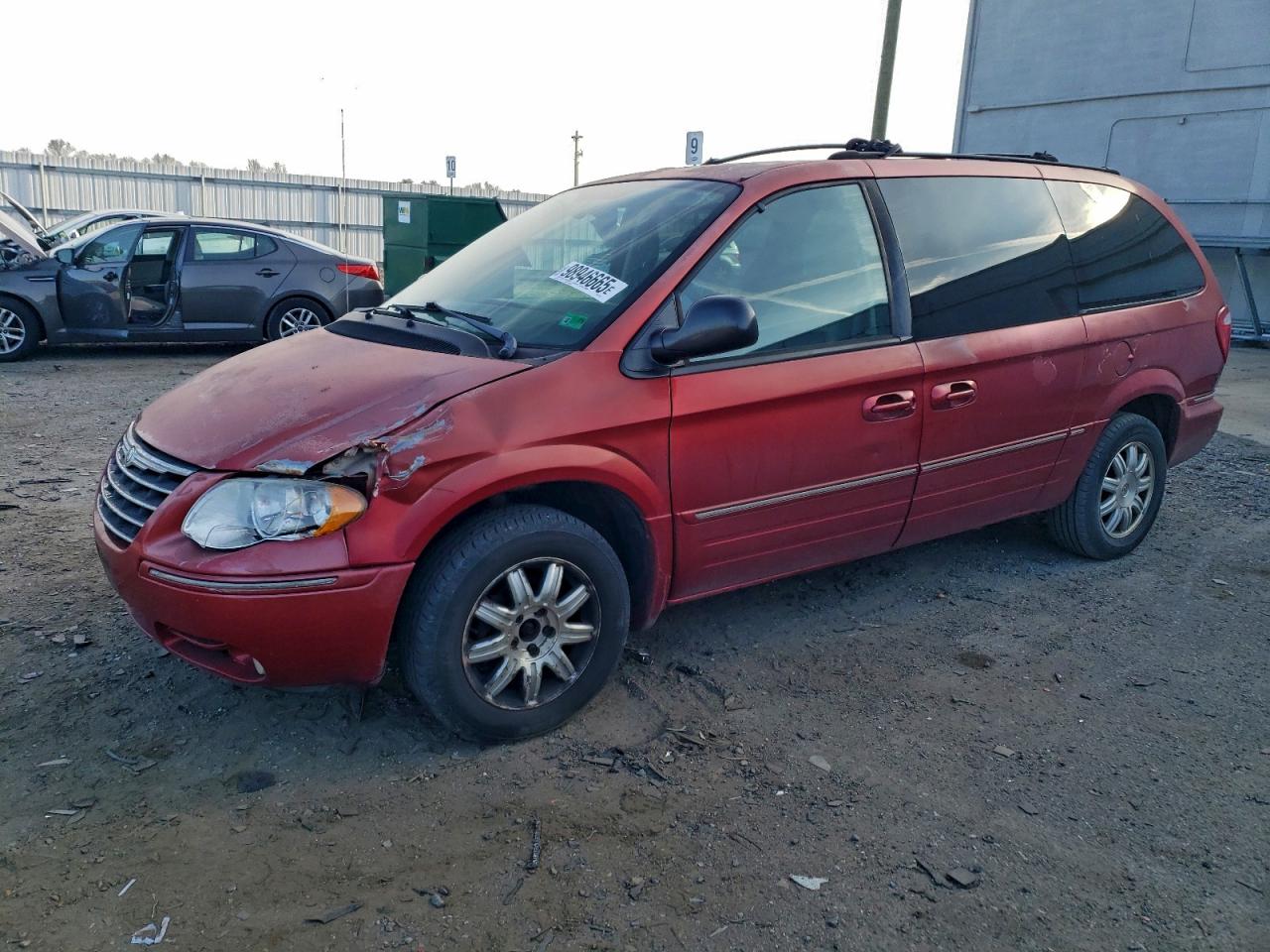 Chrysler Minivan Touring Image 1