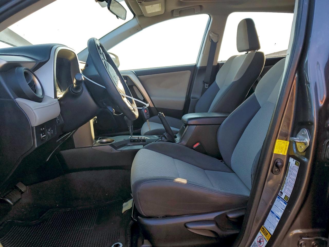 Toyota RAV4 Xle Image 4