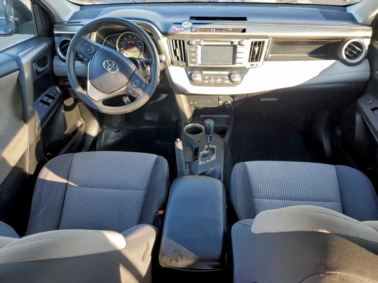 Toyota RAV4 Xle Image 6