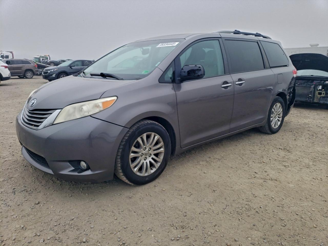 Toyota Sienna Xle Image 1