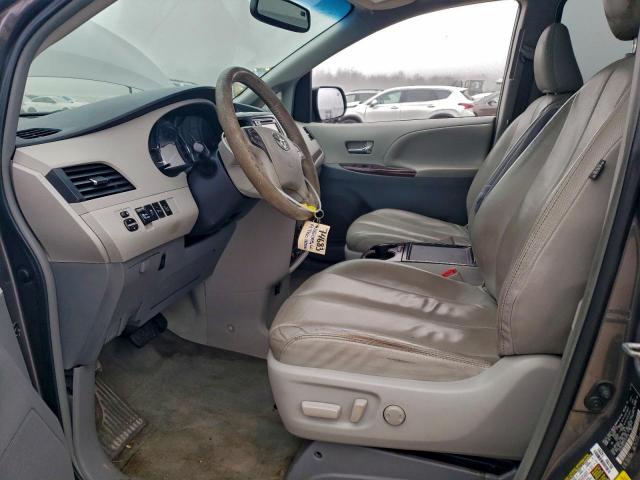 Toyota Sienna Xle Image 7