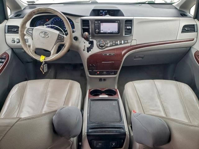 Toyota Sienna Xle Image 6