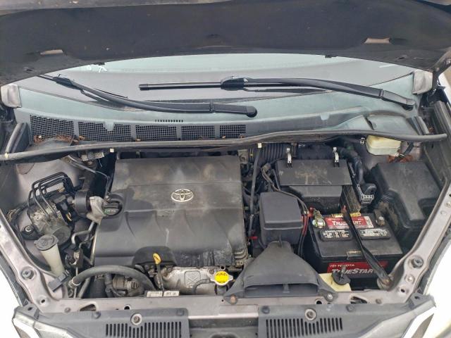 Toyota Sienna Xle Image 12