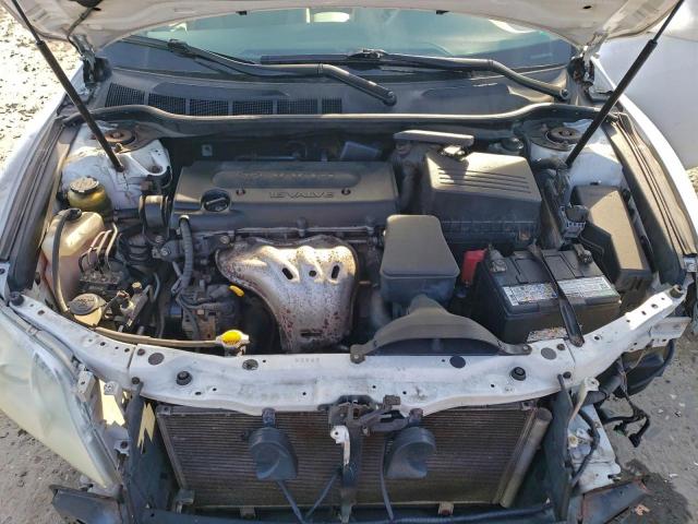 Toyota Camry Base Image 9