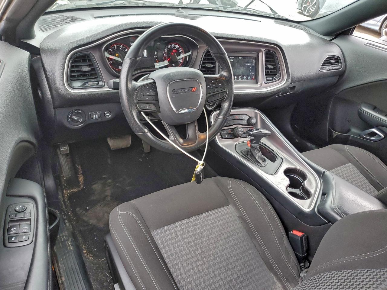 Dodge Challenger Sxt Image 7