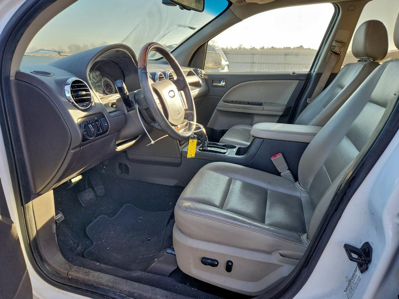 Ford Taurus Limited Image 4