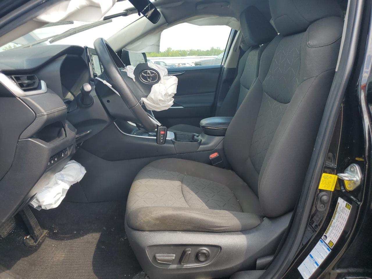 Toyota RAV4 Xle Image 12