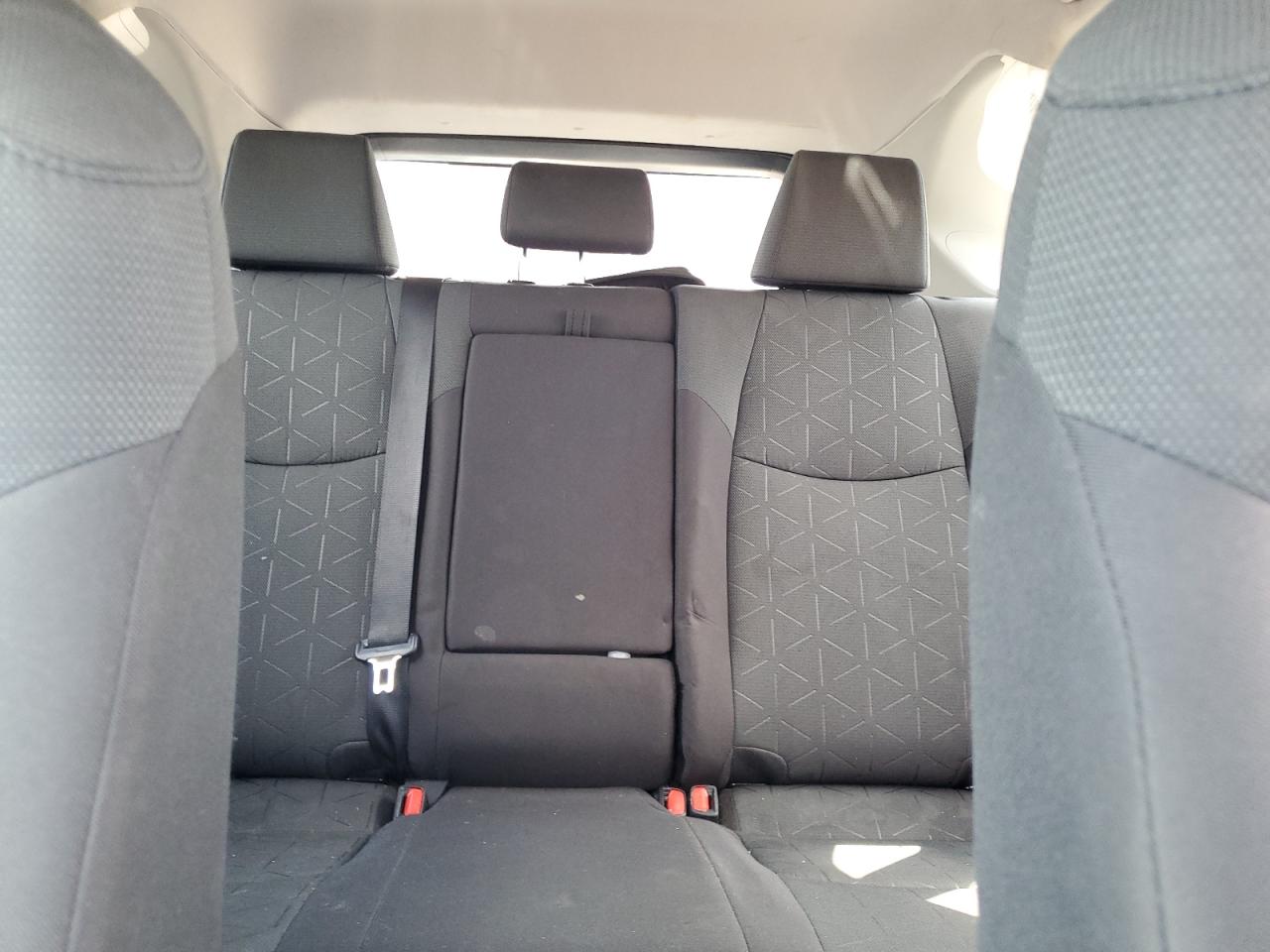 Toyota RAV4 Xle Image 11