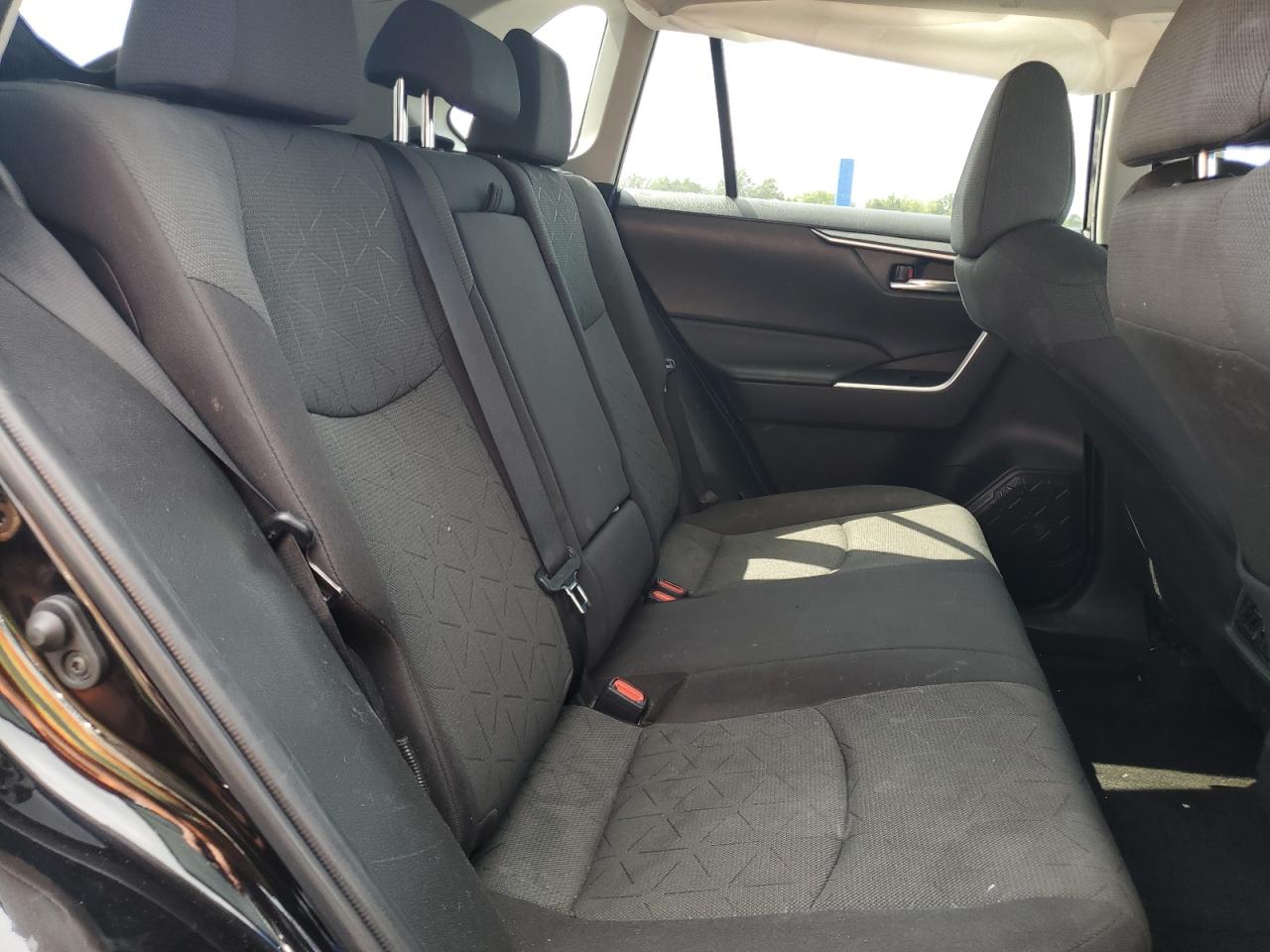 Toyota RAV4 Xle Image 10