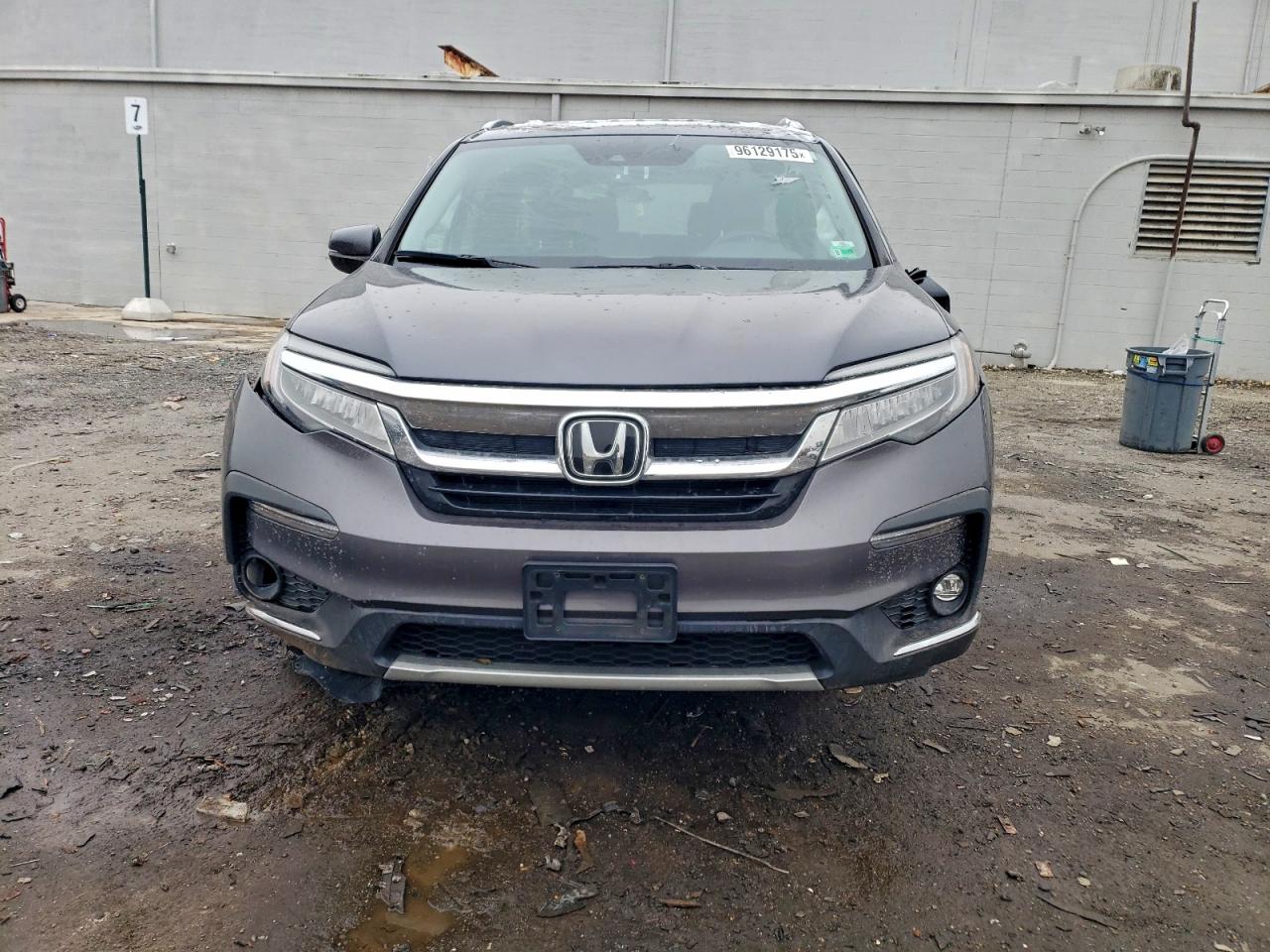 Honda Pilot Touring Image 3