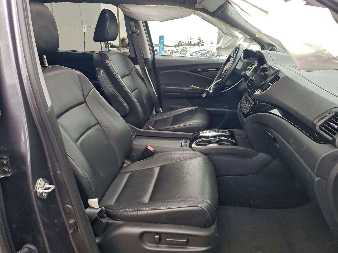 Honda Pilot Touring Image 8